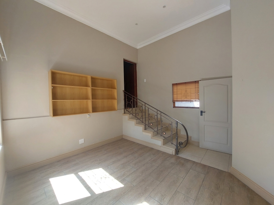 4 Bedroom Property for Sale in Panorama Western Cape